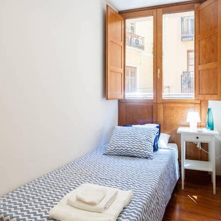 Apartamento Torres บาเลนเซีย ภายนอก รูปภาพ