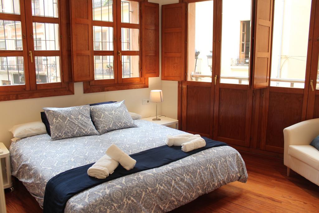 Apartamento Torres บาเลนเซีย ภายนอก รูปภาพ
