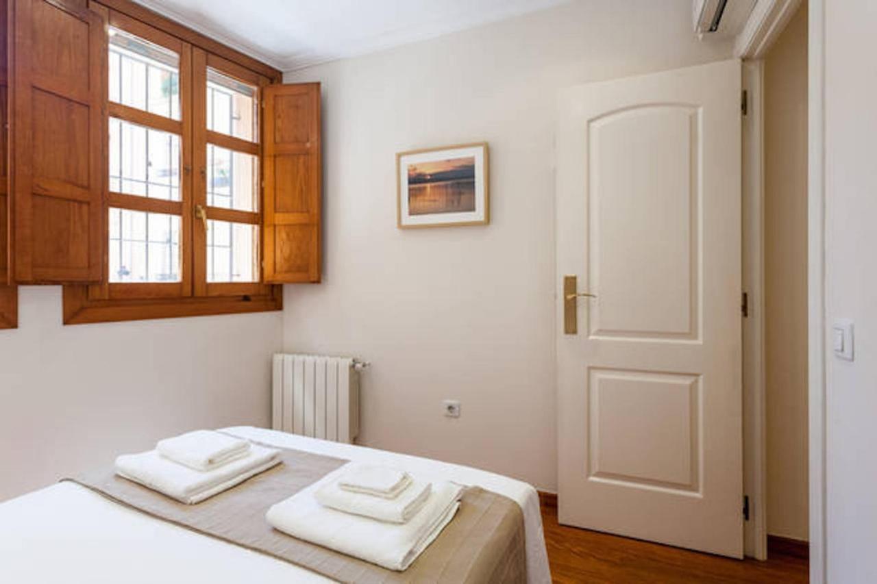 Apartamento Torres บาเลนเซีย ภายนอก รูปภาพ